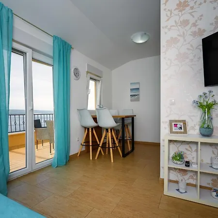 Vruja Apartman *