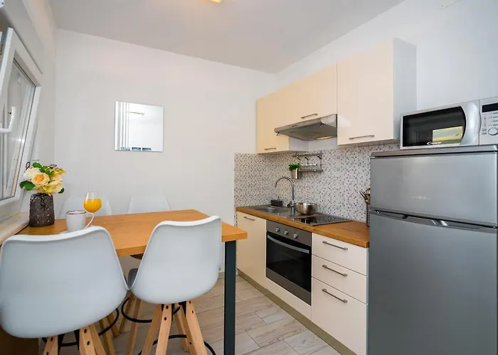 Vruja Apartment Pisak